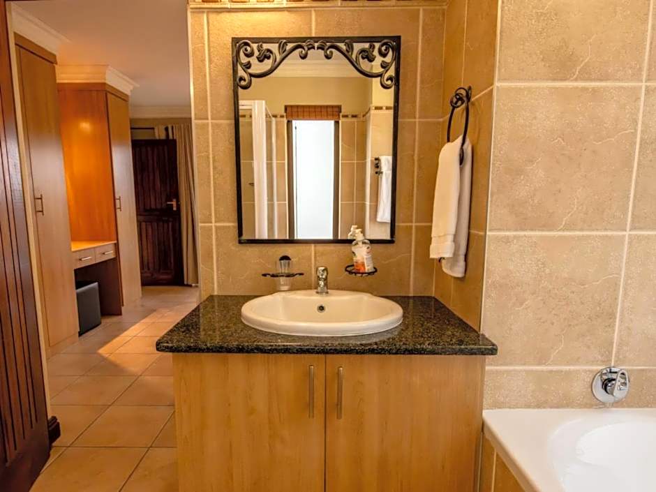 Zebula Golf and Wildlife Estate - Open Plains Pax 10 - Moi Signature Luxury villa