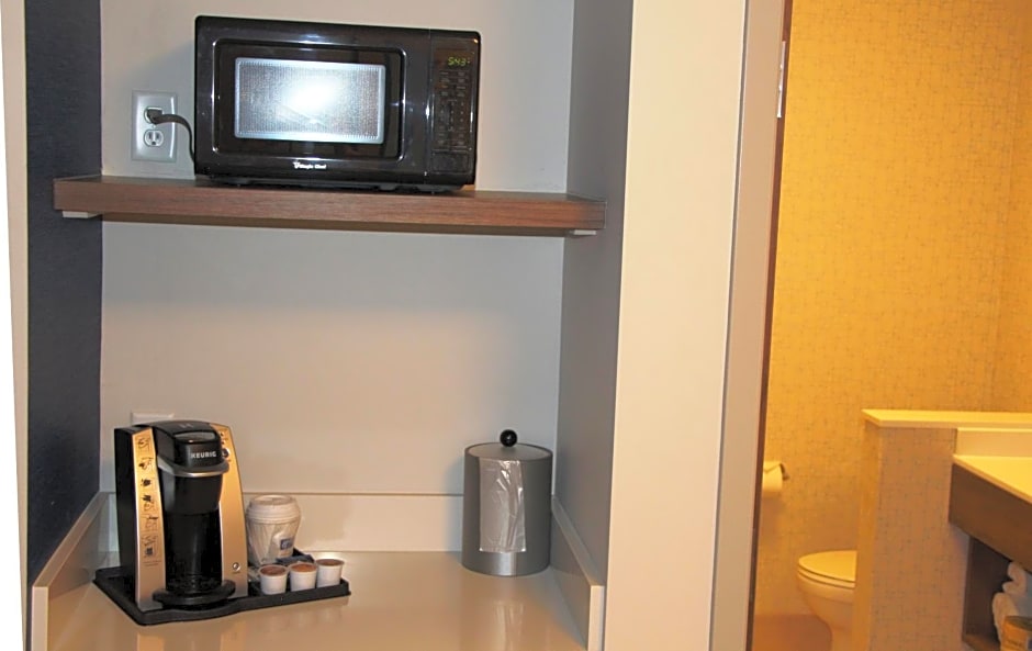 Holiday Inn Express & Suites - Phoenix - Airport North, an IHG Hotel
