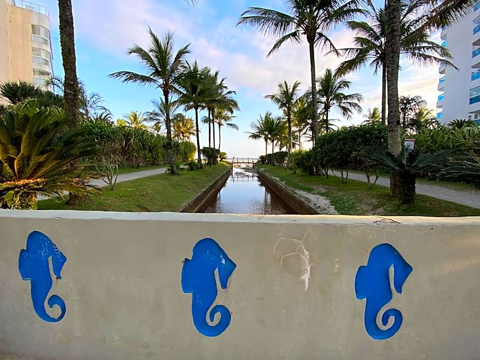 Flat Estudio 220 amarílis 3 Piscinas climatizadas, carregar veiculo eletrico, Bertioga, Riviera de São Lourenço Apartamento estúdio, cozinha equipada completa, serviço de hotelaria, limpeza e trocas diária de toalhas, WI-FI 500 MB