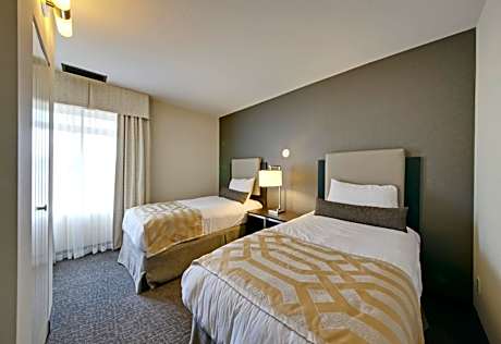Coast Premium Two Bedroom Suite with Three Beds
