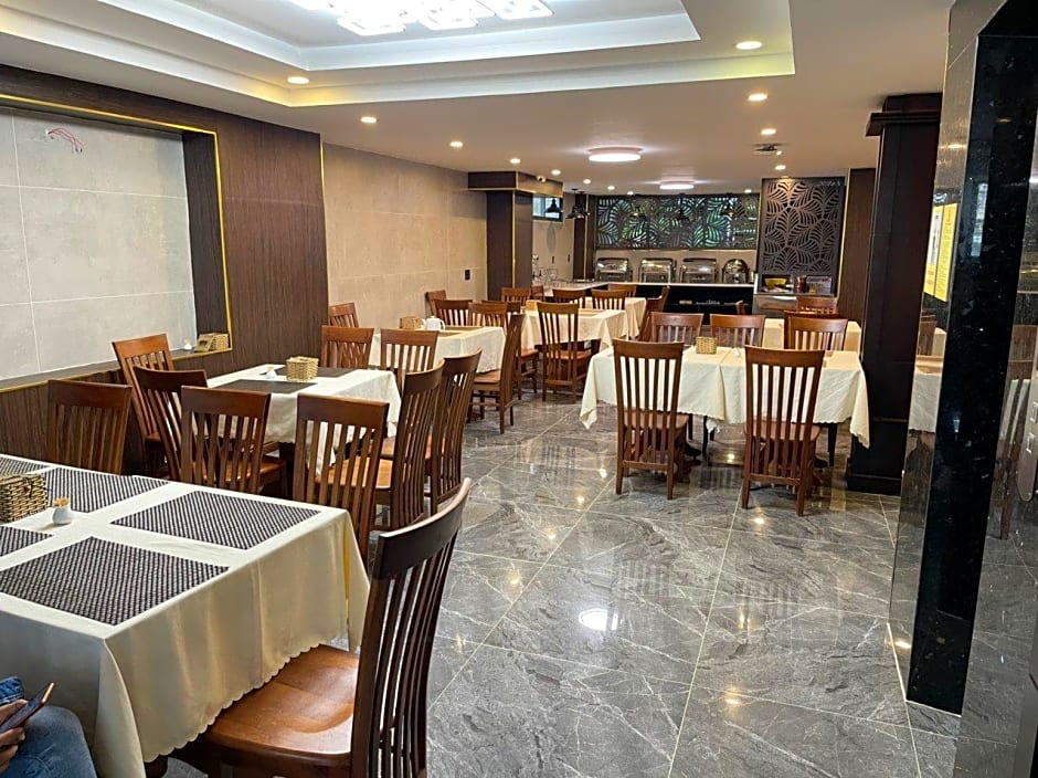 Vuong Gia Hotel