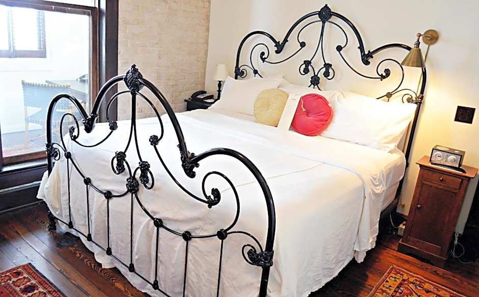 Photo 1 of 6 of 1 Queen Bed Suite