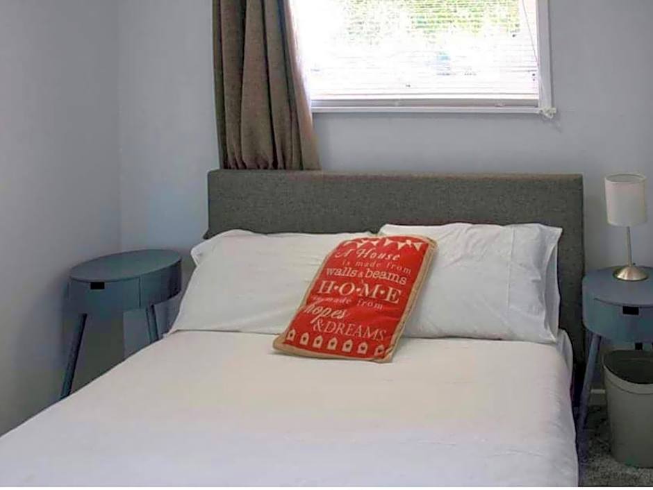 Norfolk Nest 2 bedroom chalet new media wall