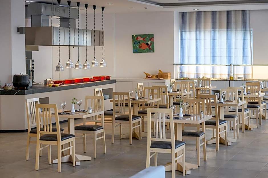 Zeus Hotels Palm Beach