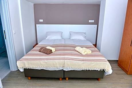 Quadruple Room with Garden View