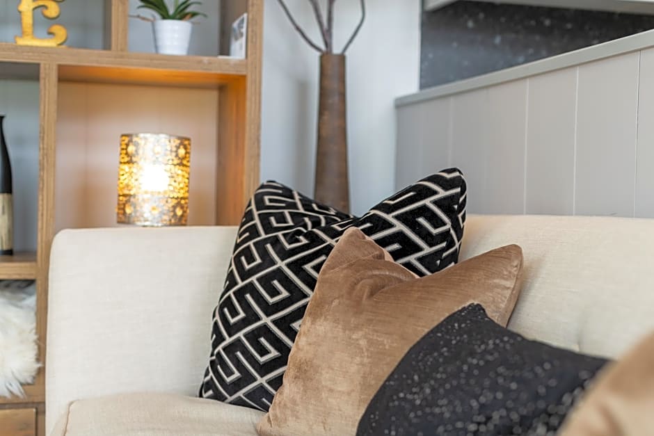 Inside No. 1 Retreat