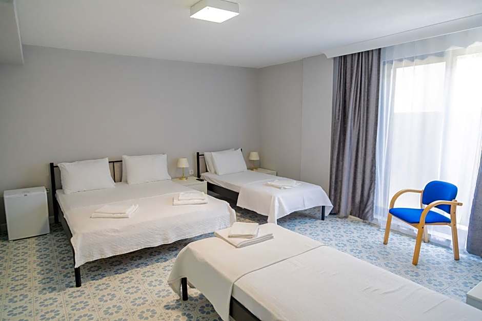 Photo 1 of 5 of Double Room