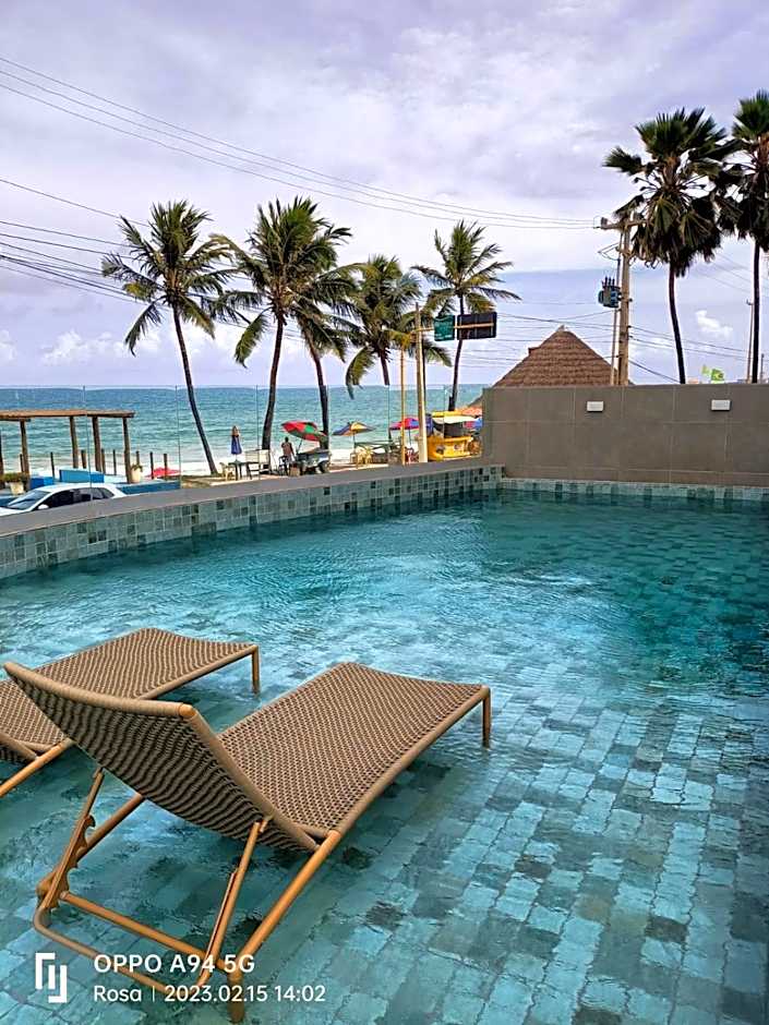 Loft beira-mar com frente e vista para o mar