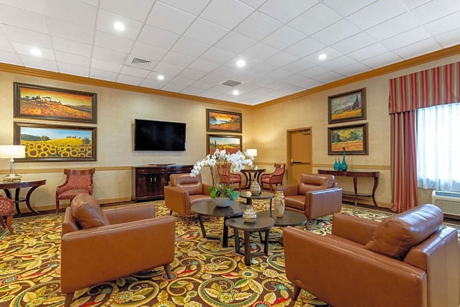 Hawthorn Extended Stay by Wyndham West Palm Beach