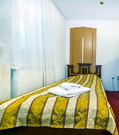 Standard Twin Room with Shared Bathroom