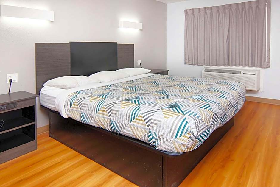 Motel 6-Red Oak, TX - Dallas