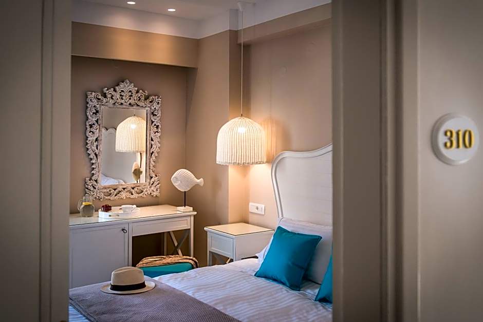 Mari Kristin Beach Hotel