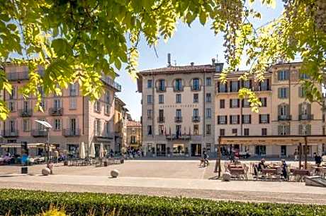 5th Floor Attic Room with 1 Single Bed, No Smoking