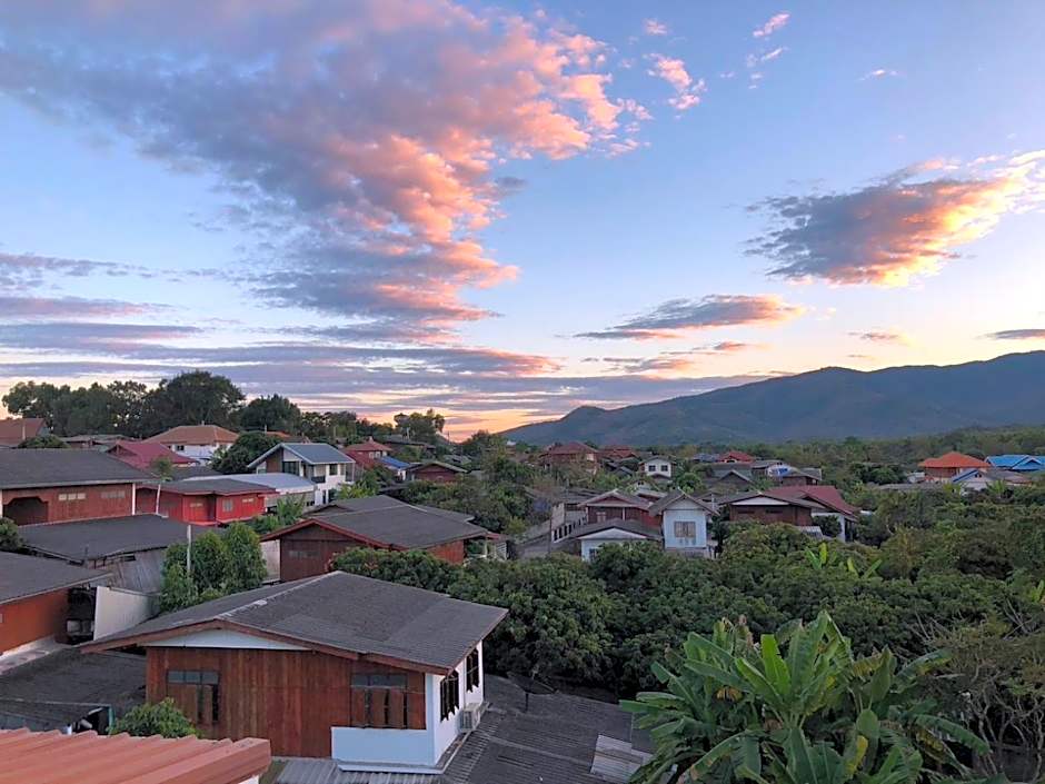 Sandee Place Mountain View Hotel โรงแรมแสนดีเพลส เมาเท่นวิว จอมทอง