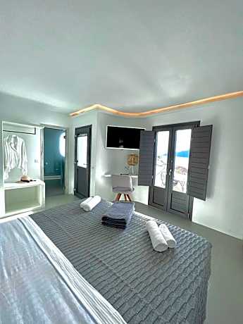 ArmonOia Cave Studio Outdoor Tub