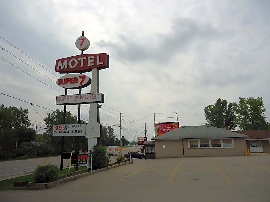 Super 7 Motel London