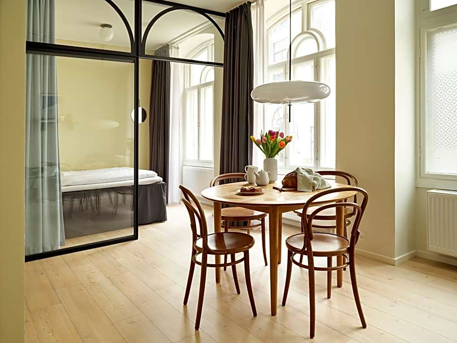 Apēron Apartment Hotel