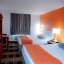 Howard Johnson by Wyndham Allentown/Dorney Hotel & Suites