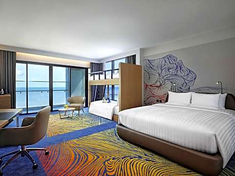 Family Suite, Lounge Access, Balcony, Sea View - 1 King Bed and 1 Bunk Bed