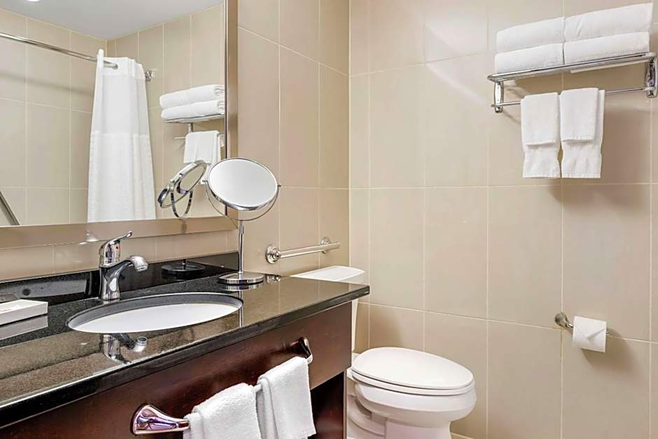 Comfort Hotel Bayer's Lake