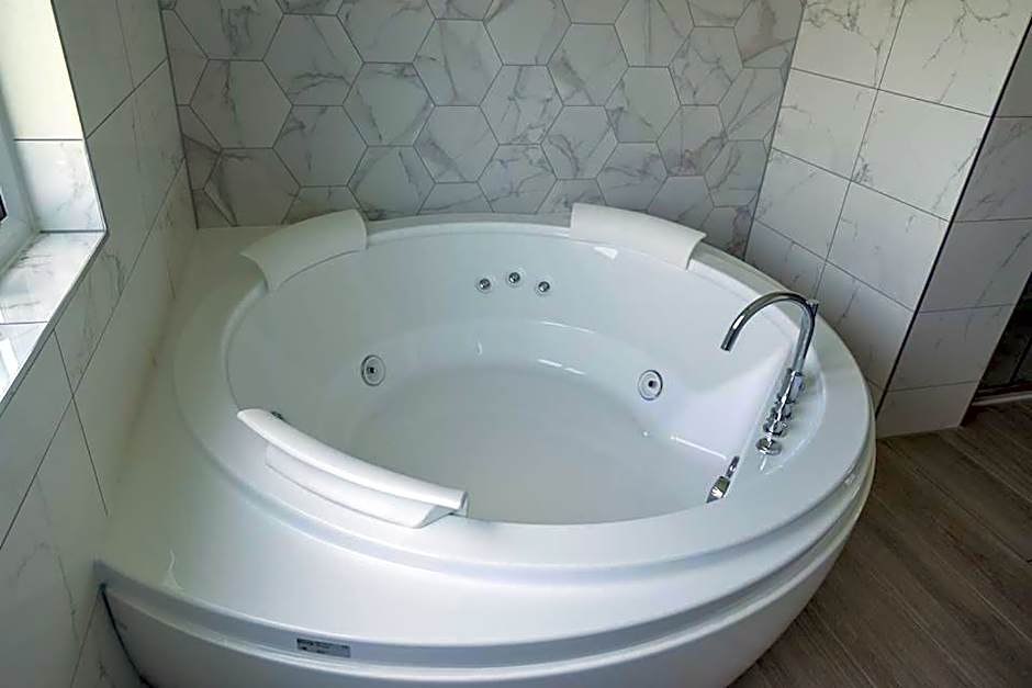 Riverside Lodge Hotel