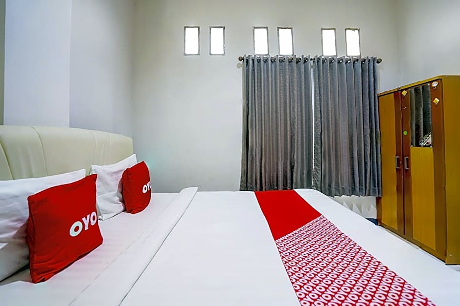 OYO Flagship 90890 Bratang Gede Residence
