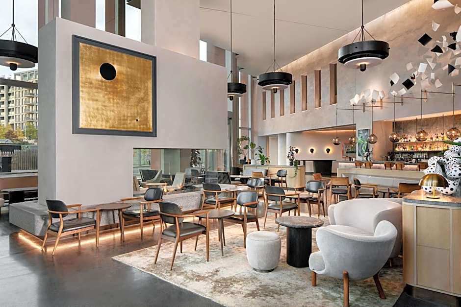 The Stratford, Autograph Collection