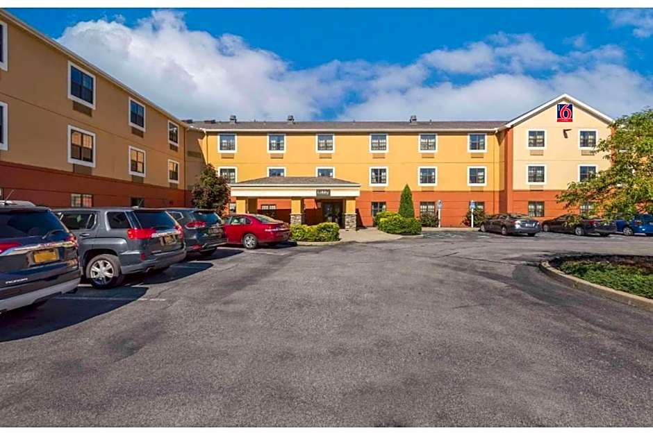 Studio 6 Corporate Extended Stay Buffalo Amherst NY