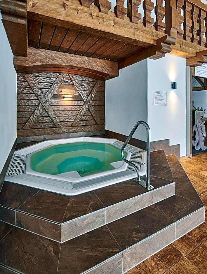 Aktivhotel & Gasthof Schmelz Ihr familienfreundliches Urlaubs Hotel mit Wellness Hallenbad, Alpensauna neu ab Februar 2026 Chiemgau Karte