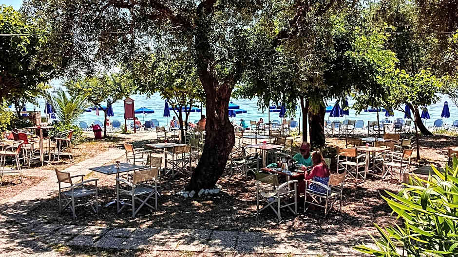 Barbati Bay Elegant Beach Apartments by Hotelius