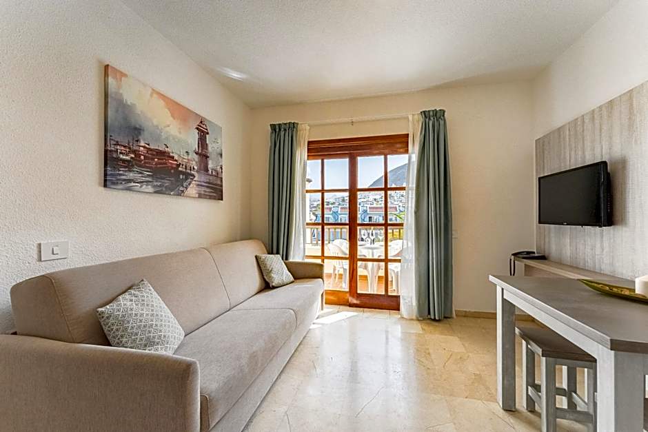 Klayman Olivina Aparthotel