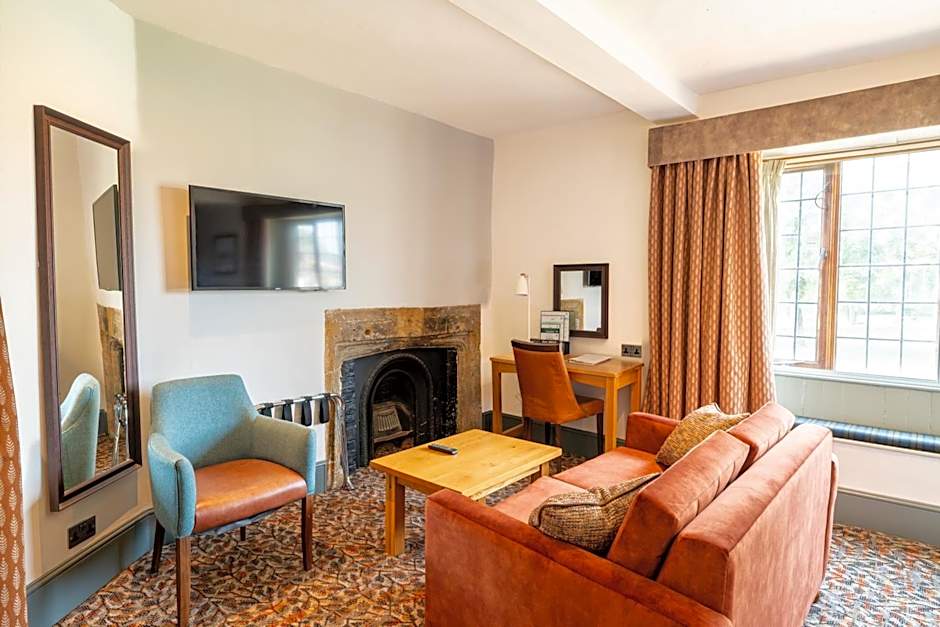 Red Lion Hotel by Greene King Inns