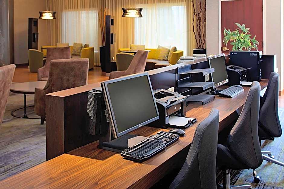 Courtyard by Marriott Long Island MacArthur Airport