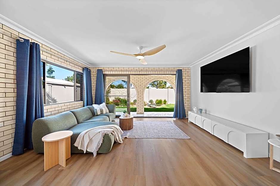 Bribie Beach House with Pool - Walk to Surf & Shops