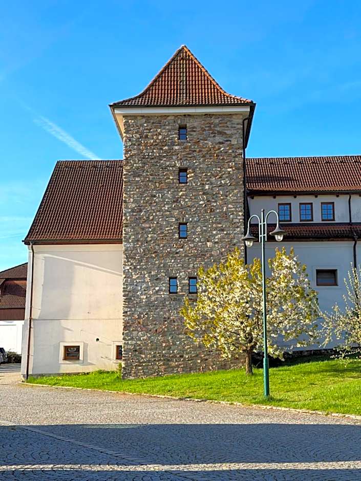 Hotelový a jezdecký areál Dvůr Krutěnice