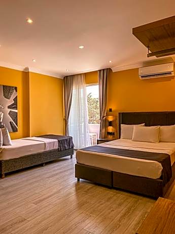 Deluxe Triple Room with Sea View