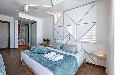 Deluxe Room with Sea View and Private Pool