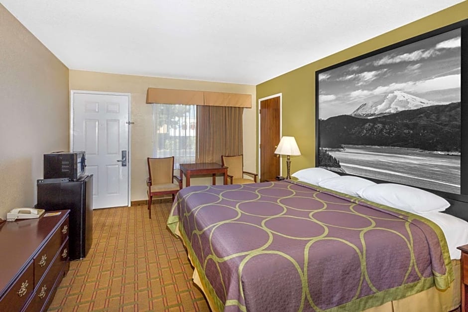 Super 8 by Wyndham Corning