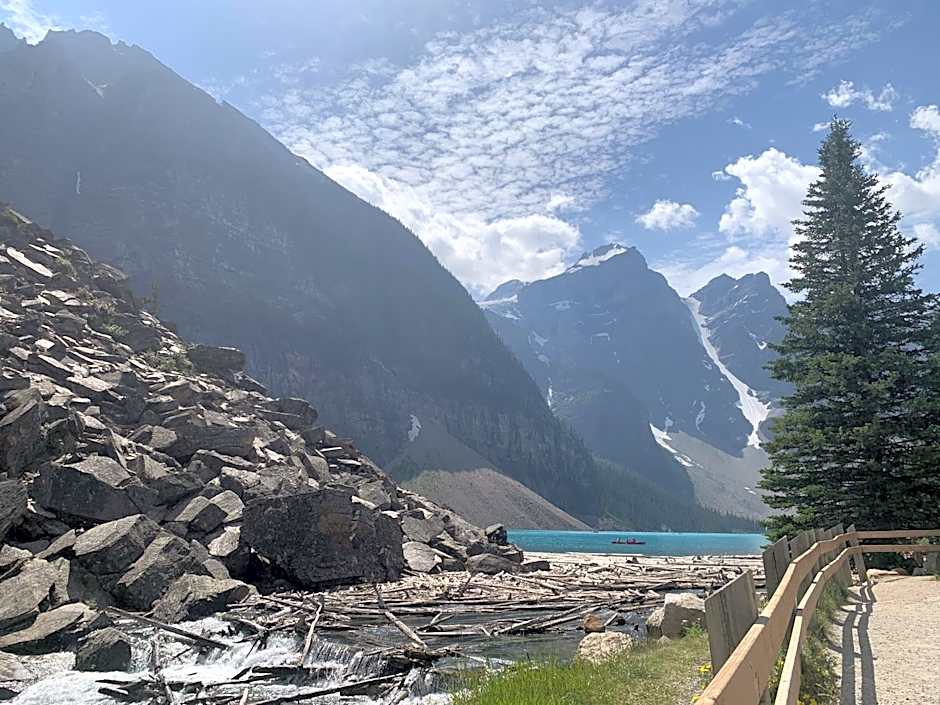 Suites with Pool & Hot tubs managed by Little Sister Getaways