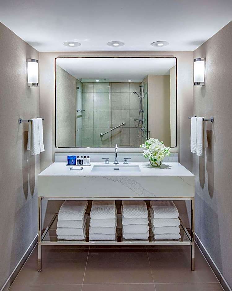 The Marquette Hotel, Curio Collection by Hilton