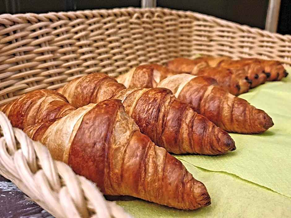 Brit Hotel Confort Auclair