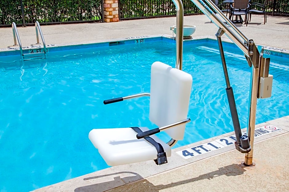 Holiday Inn Express Hotel and Suites Texarkana, an IHG Hotel