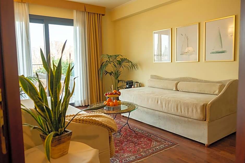 Admiral Hotel Villa Erme