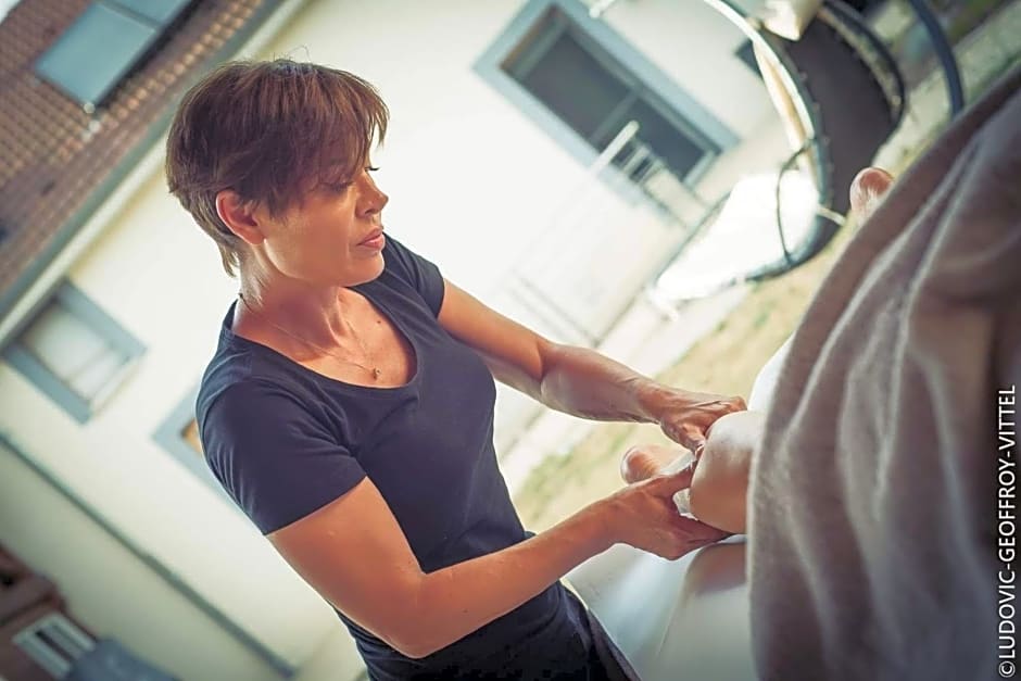 Le Nid d'Alex Spa , Rando et table d'hôte