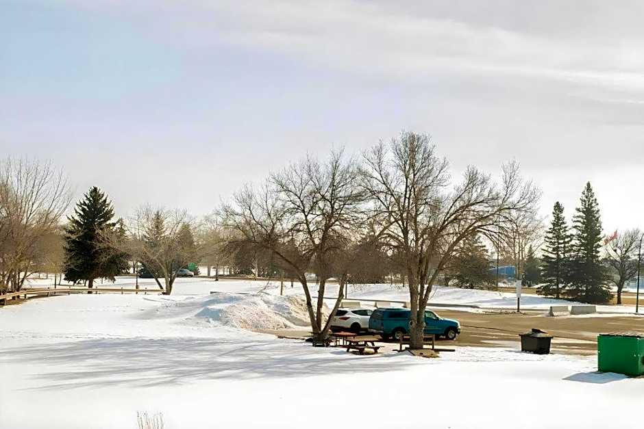 Medicine Hat Inn & Suites