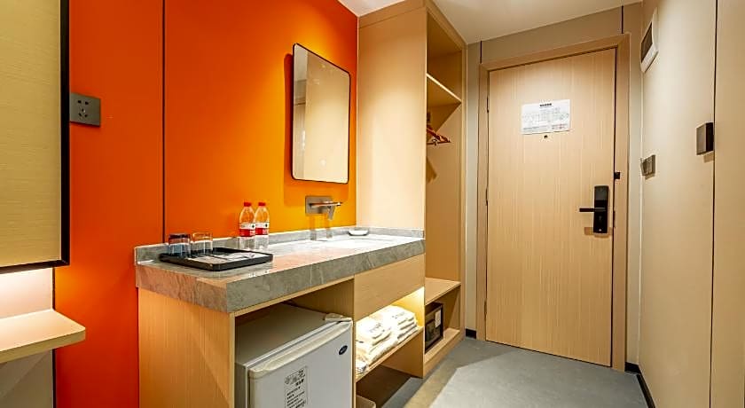 WAIFIDEN Hotel - Former Tokai Hotel (Free shuttle bus during Canton Fair)