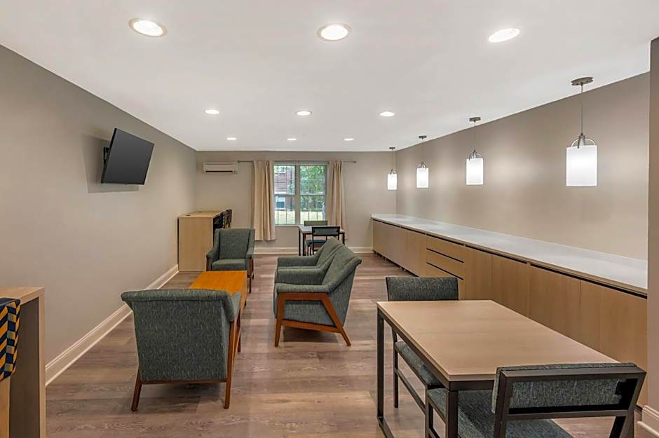MainStay Suites Sterling near Dulles Town Center