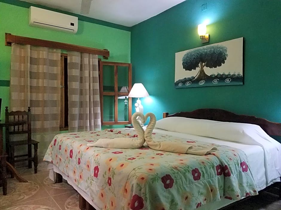 Hotel Mayahau Coba