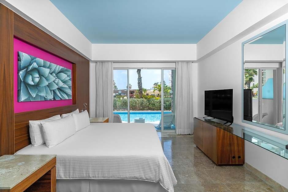 Photo 1 of 5 of Junior 1 King Bed Suite, Garden View