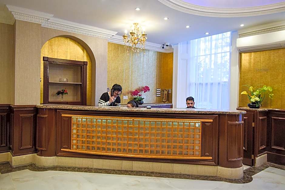 PEMBRIDGE PALACE HOTEL